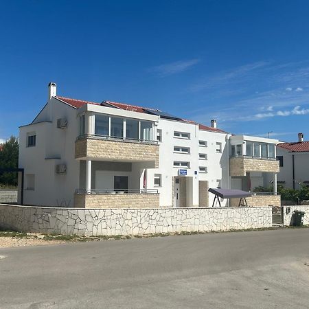 Apartments Nicole Wera Nin Extérieur photo
